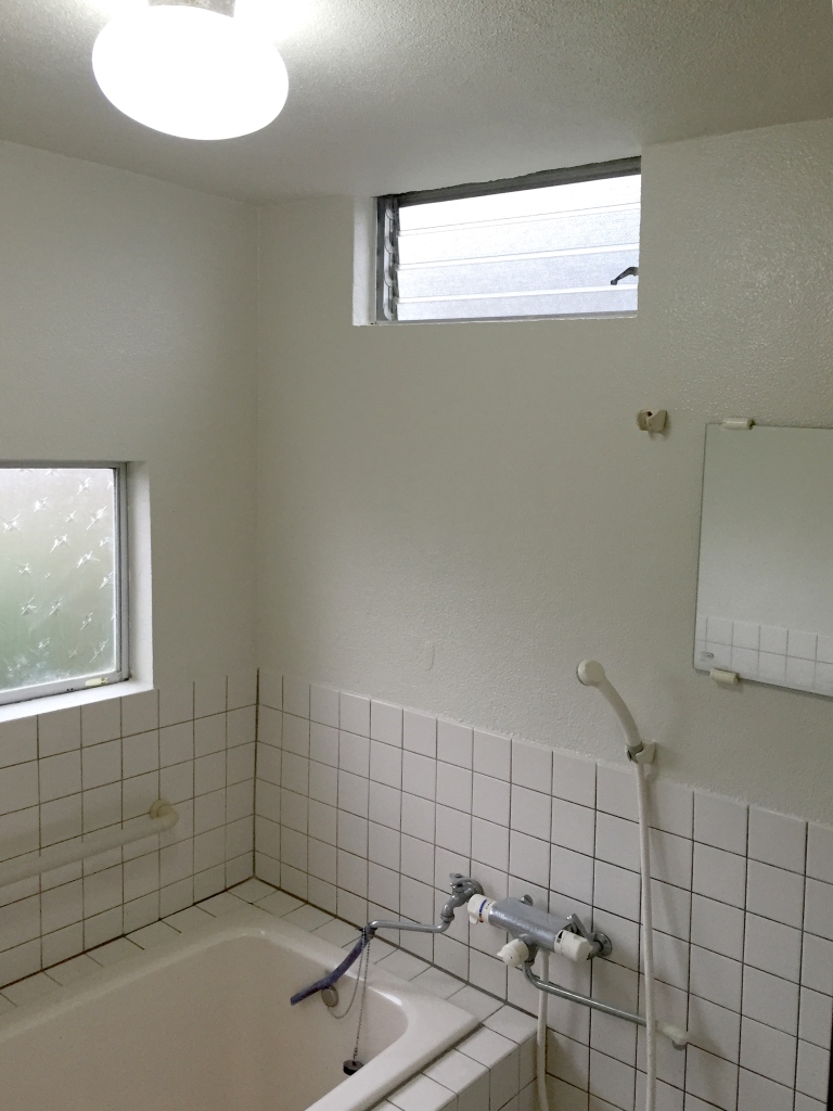 浴室壁塗装塗替え工事 青木水道「住まいるアオキ」｜水廻りの工事に携わり40年