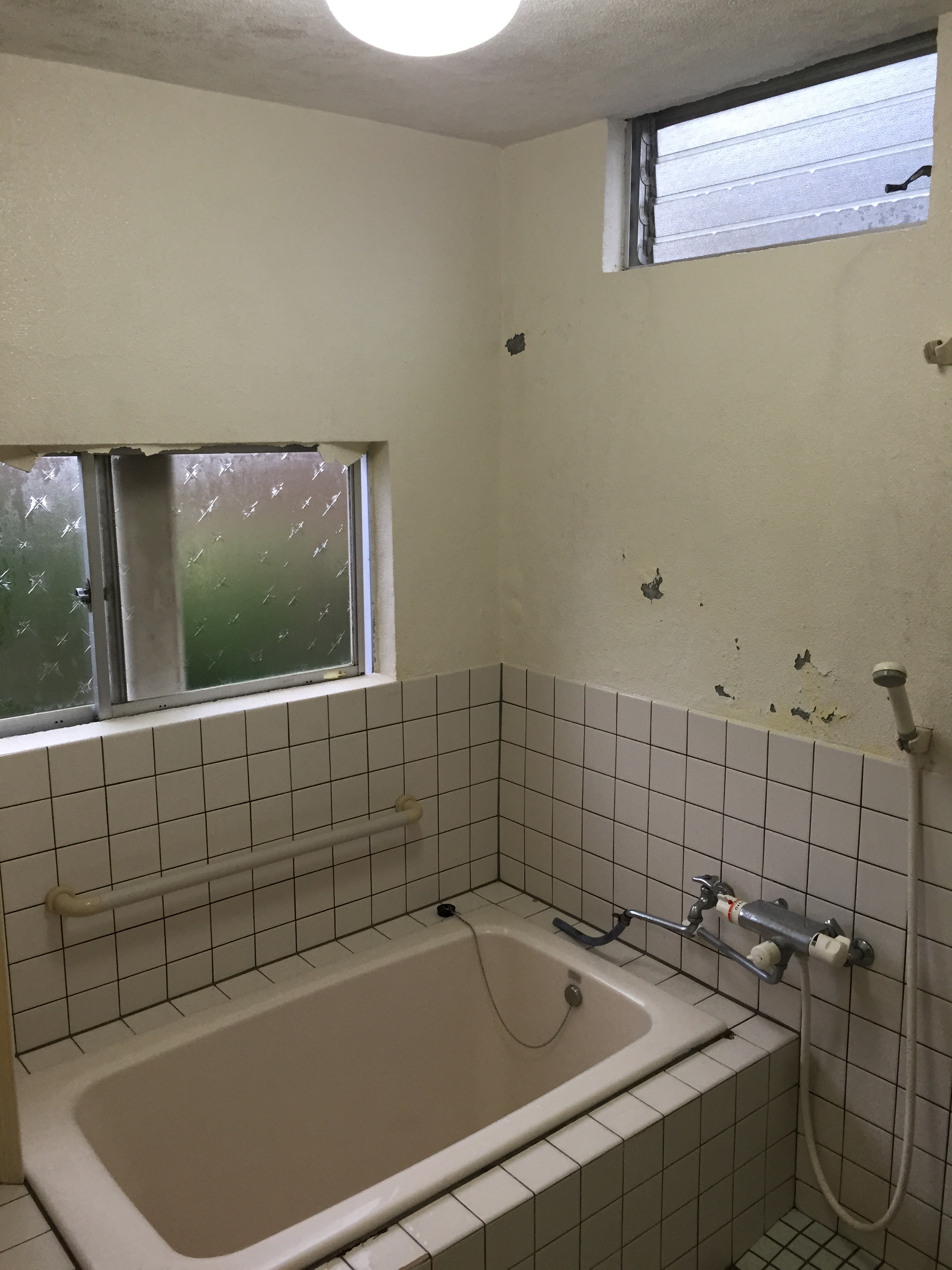 浴室壁塗装塗替え工事 青木水道「住まいるアオキ」｜水廻りの工事に携わり40年