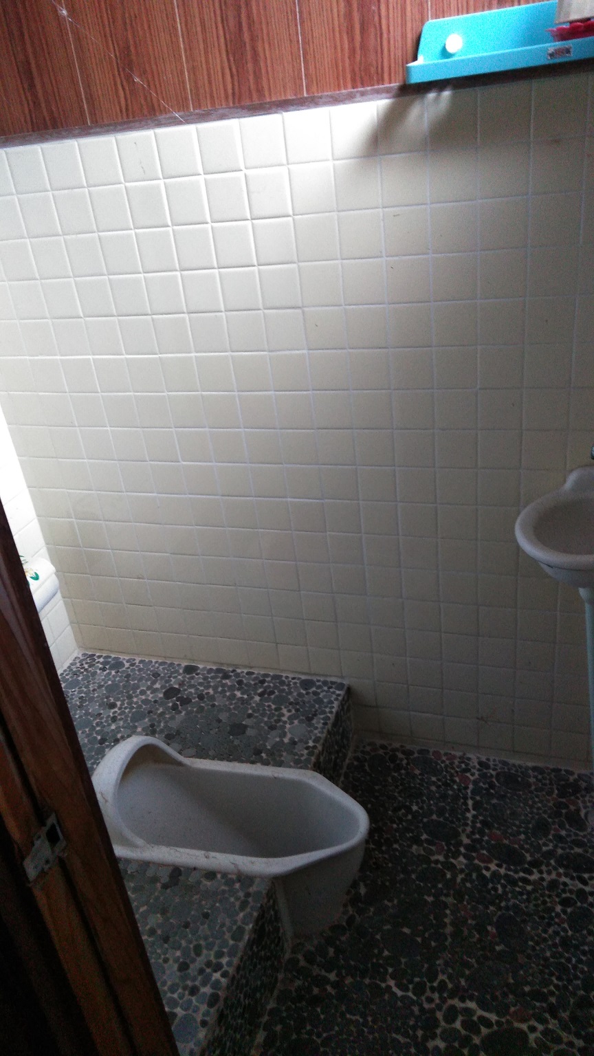 下水道工事に伴うトイレのリフォーム 出雲市 青木水道「住まいるアオキ」｜水廻りの工事に携わり40年