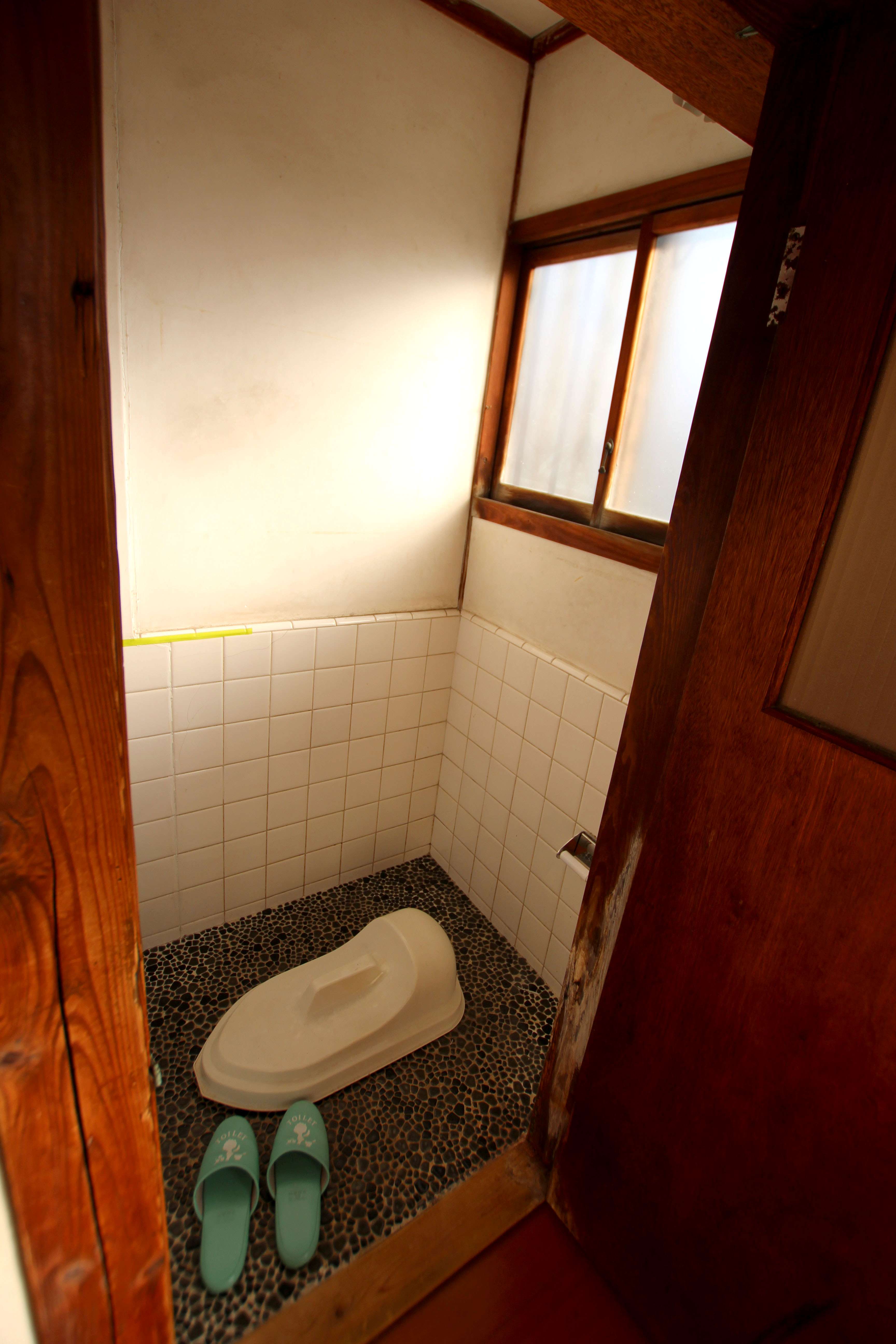 トイレのリフォーム 簡易水洗式トイレ 青木水道「住まいるアオキ」｜水廻りの工事に携わり40年